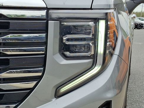 Certified 2026 GMC Sierra 1500 SLT AWD/4WD image 10