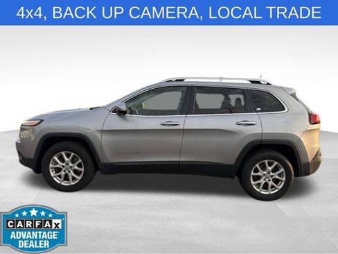 Used 2018 Jeep Cherokee Latitude w/ Cold Weather Group AWD/4WD image 7