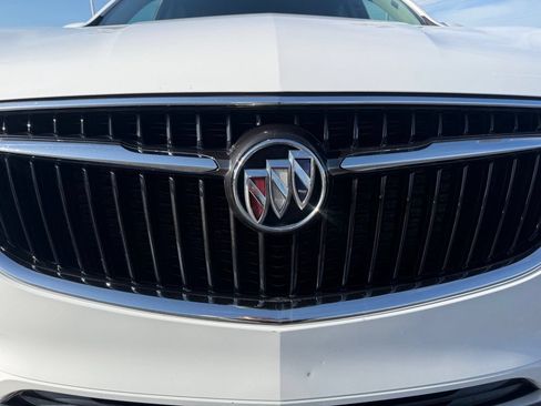 Used 2021 Buick Enclave Essence FWD image 8