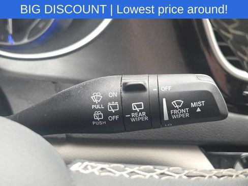 Used 2023 Chrysler Pacifica Touring-L FWD image 47