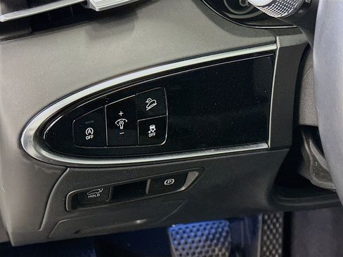 Used 2025 Genesis GV70 2.5T AWD/4WD image 17