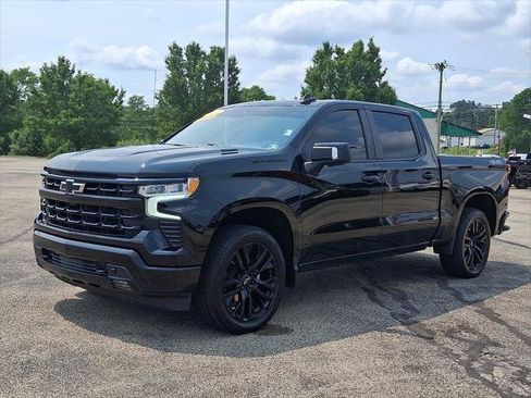 Used 2023 Chevrolet Silverado 1500 RST w/ Convenience Package II AWD/4WD image 4