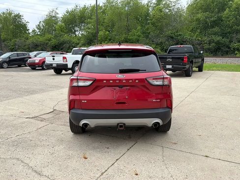 Used 2021 Ford Escape SE w/ SE Sport Appearance Package AWD/4WD image 4
