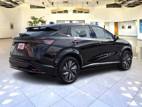 Used 2024 Nissan Ariya AWD image 5
