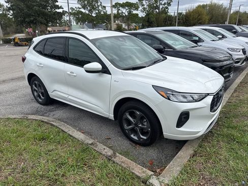 Certified 2024 Ford Escape ST-Line Select image 2