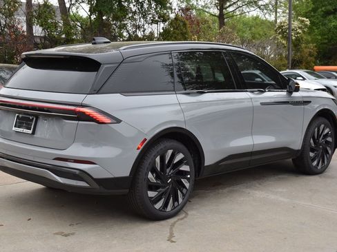New 2026 Lincoln Nautilus Reserve w/ Jet Appearance Package AWD/4WD image 13