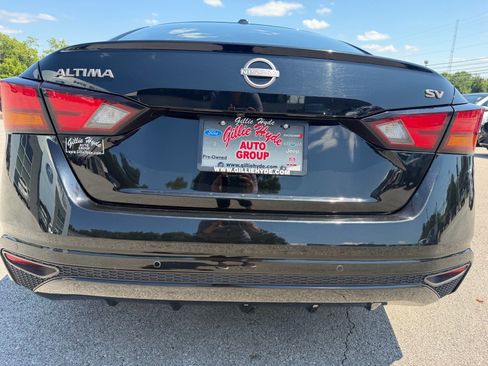 Used 2024 Nissan Altima 2.5 SV FWD image 14