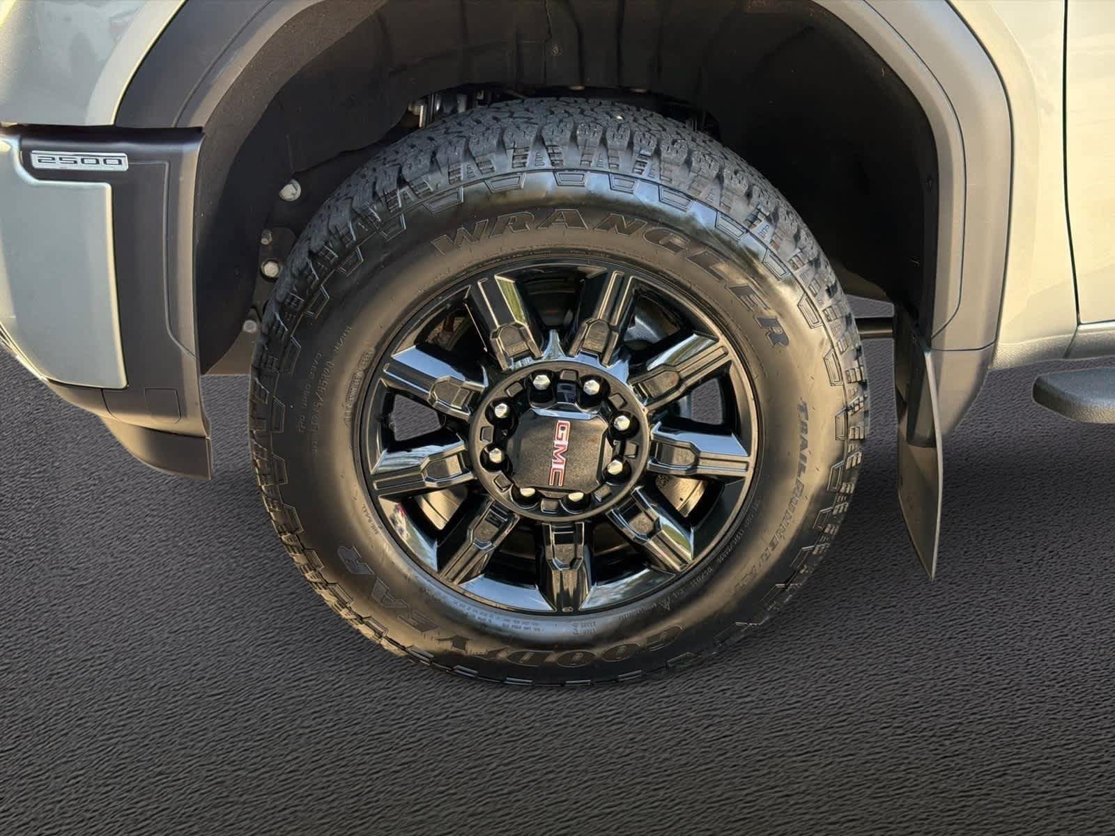 Used 2026 GMC Sierra 2500 AT4 w/ AT4 Premium Plus Package AWD/4WD image 10