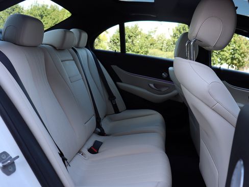 Used 2017 Mercedes-Benz E 300 4MATIC image 18