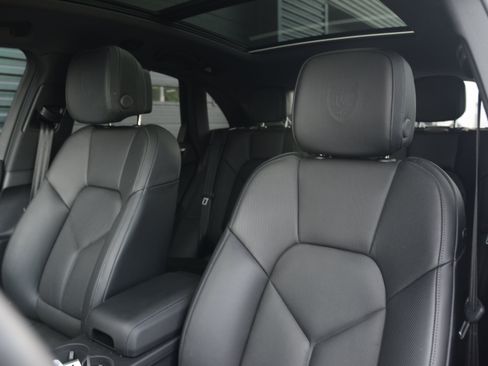 Certified 2026 Porsche Macan Turbo AWD/4WD image 5