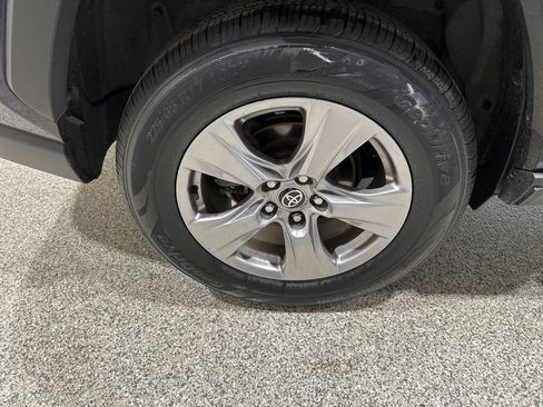 Certified 2022 Toyota RAV4 XLE image 22