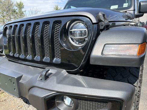 Certified 2021 Jeep Wrangler Sport AWD/4WD image 6