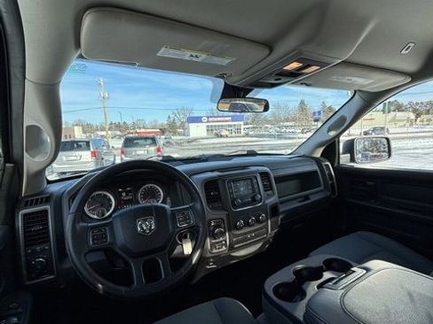 Used 2017 RAM 1500 Express w/ Express Value Package image 21