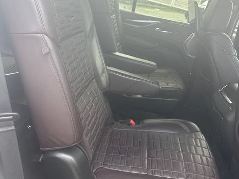 Used 2023 Cadillac Escalade Premium Luxury Platinum AWD/4WD image 9