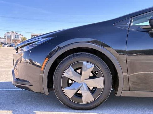 Used 2024 Toyota Prius LE image 14