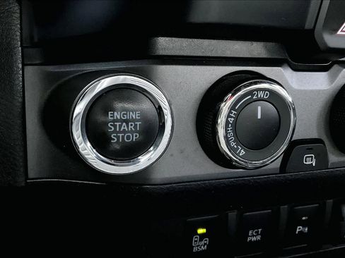 Certified 2021 Toyota Tacoma TRD Sport w/ Technology Package AWD/4WD image 33