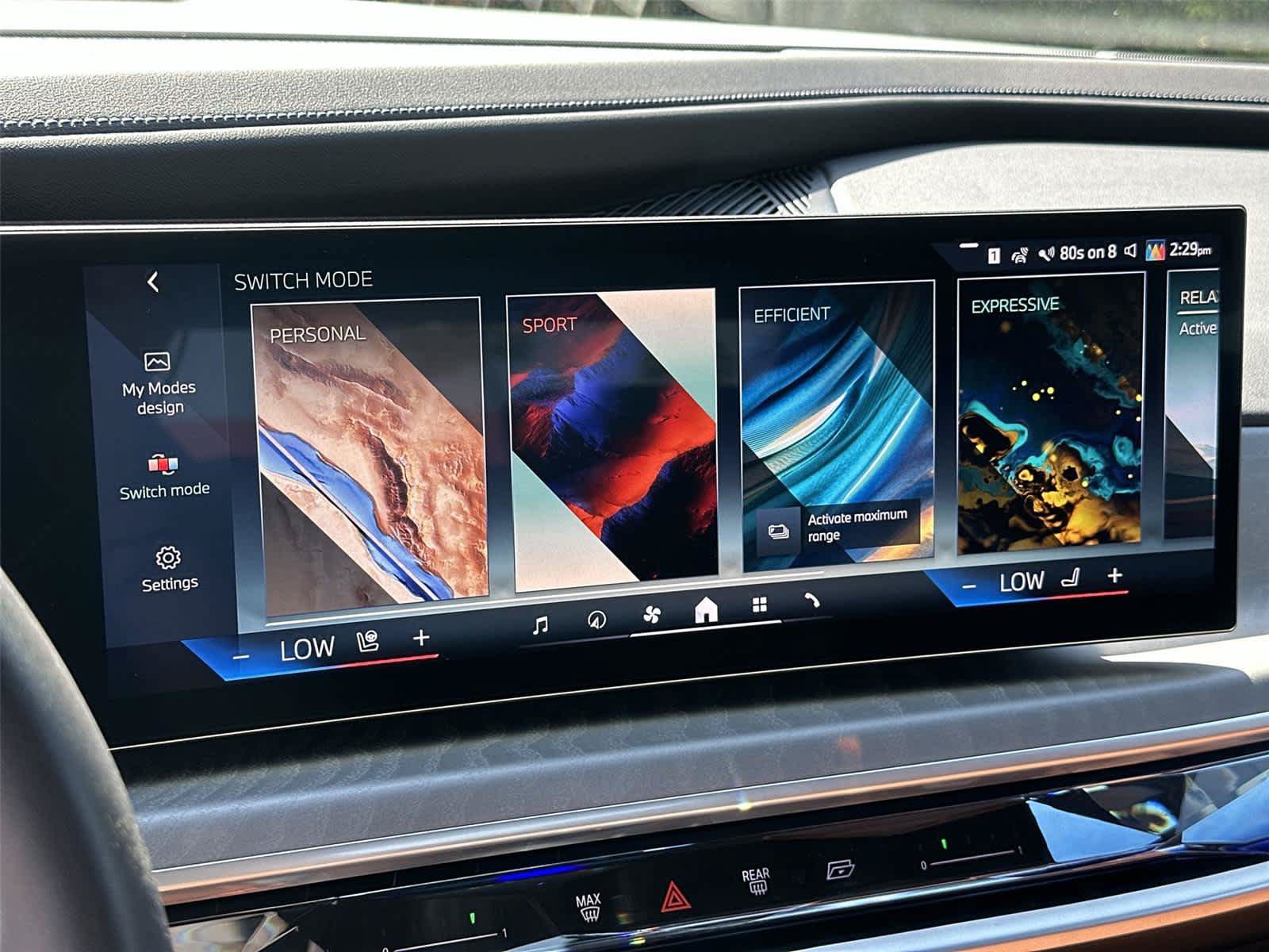 Used 2025 BMW i7 eDrive50 w/ Premium Package RWD image 38
