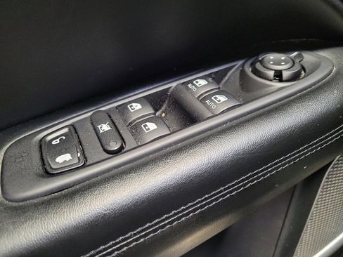 Used 2020 Jeep Compass Latitude FWD image 27