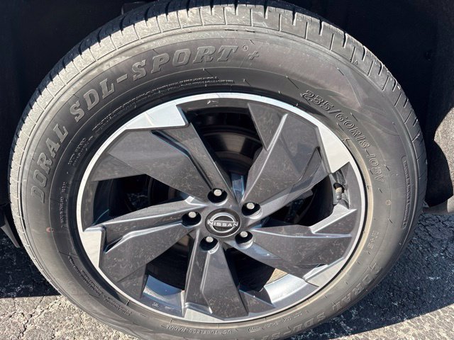 Used 2024 Nissan Rogue SV FWD image 25