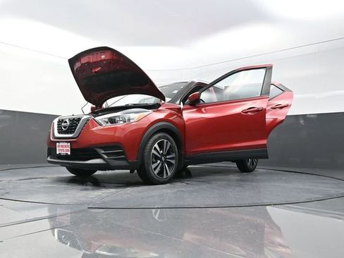 Used 2018 Nissan Kicks SV image 38