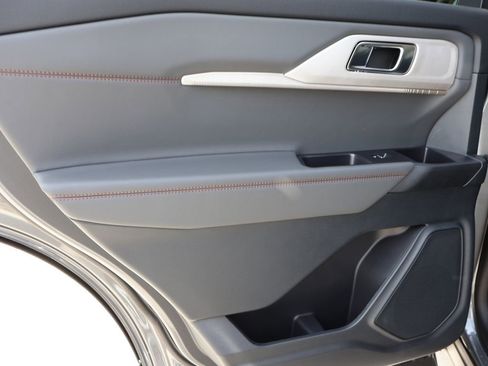 New 2026 Ford Explorer Active AWD/4WD image 18