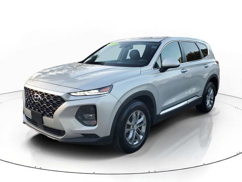 Used 2019 Hyundai Santa Fe SE image 3