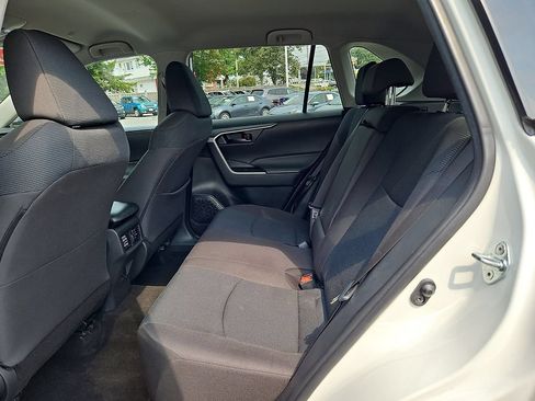 Used 2024 Toyota RAV4 LE AWD/4WD image 11