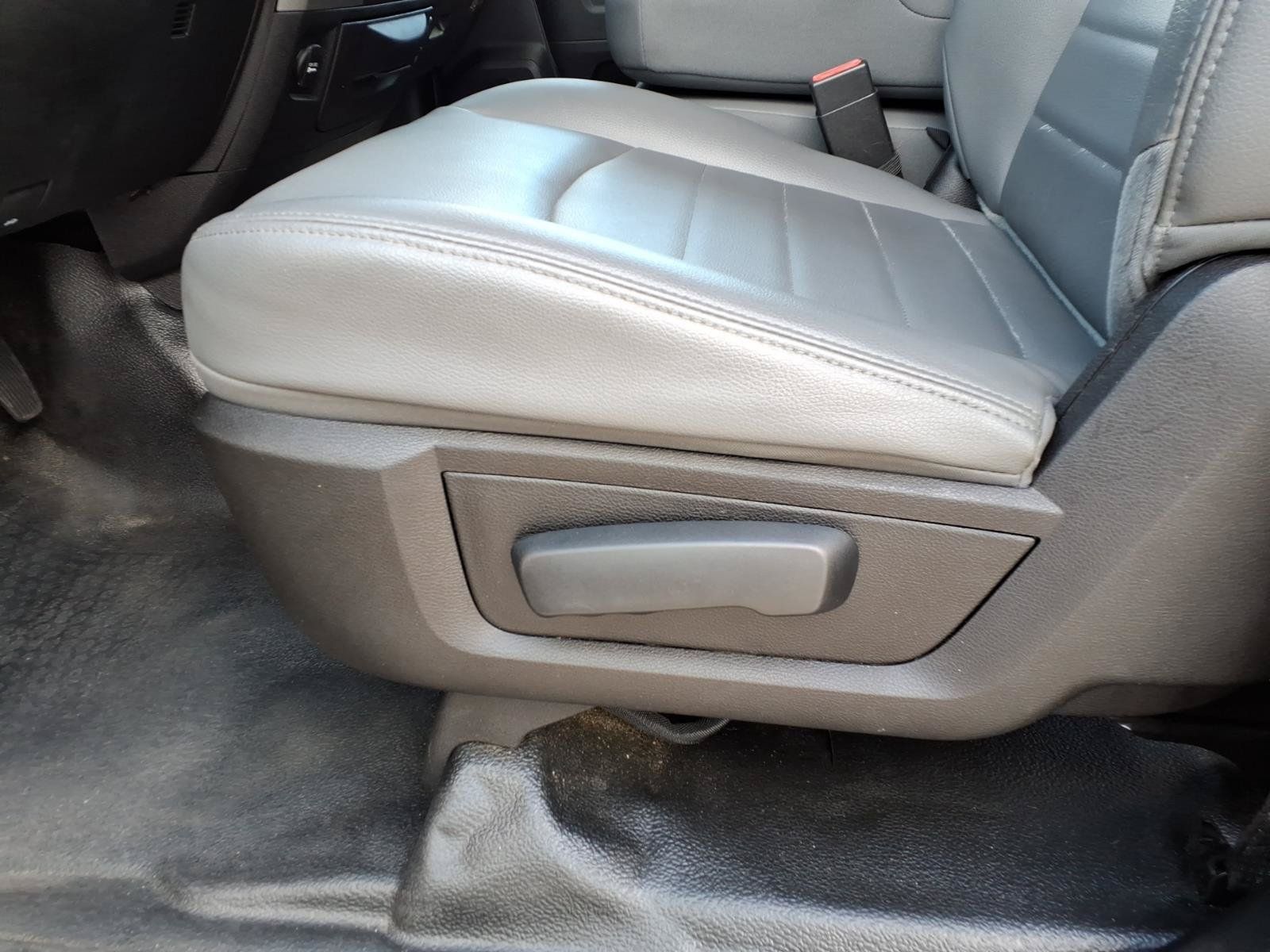 Used 2019 RAM 1500 Tradesman w/ Chrome Appearance Group RWD image 20