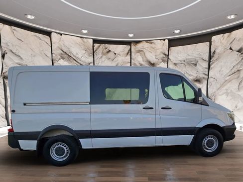 Used 2017 Mercedes-Benz Sprinter 2500 image 7