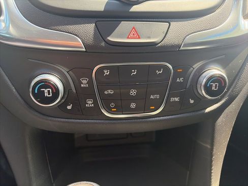 Used 2021 Chevrolet Equinox LT w/ Driver Convenience Package AWD/4WD image 19