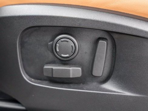 Used 2024 Land Rover Defender 90 V8 image 27