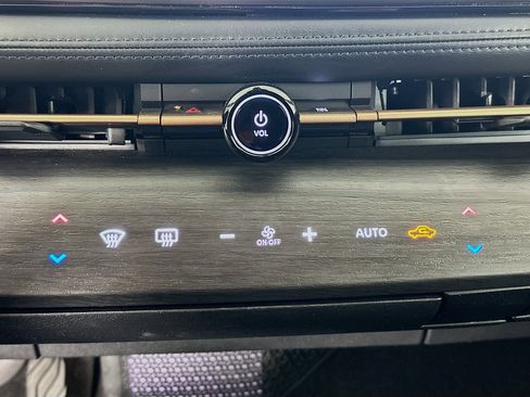 Used 2023 Nissan Ariya FWD image 22