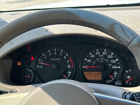 Used 2010 Nissan Frontier SE RWD image 15
