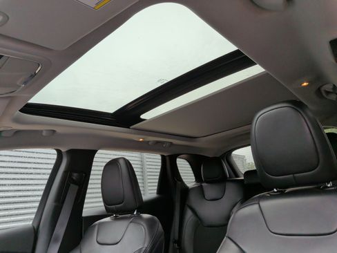 Used 2021 Jeep Cherokee Latitude Plus w/ Sun & Sound Group FWD image 24