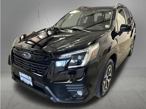 Used 2023 Subaru Forester Premium AWD/4WD image 1