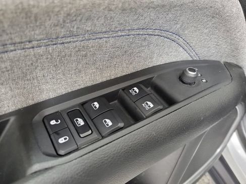 Used 2024 Jeep Compass Latitude AWD/4WD image 17