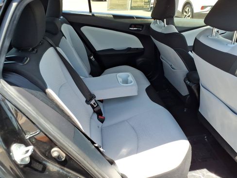 Used 2022 Toyota Prius LE FWD image 13