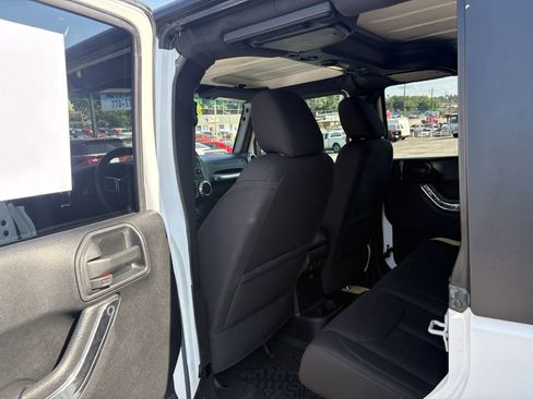 Used 2017 Jeep Wrangler Unlimited Sport w/ Quick Order Package 24S AWD/4WD image 14