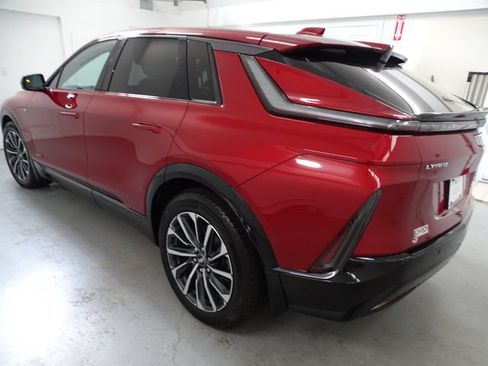 Certified 2024 Cadillac Lyriq Sport w/ LPO, Floor Liner Package AWD/4WD image 18
