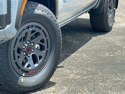 New 2026 Nissan Frontier PRO-4X w/ Pro Premium Package AWD/4WD image 3