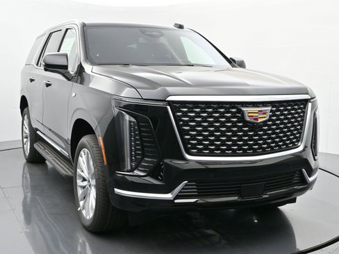 New 2026 Cadillac Escalade 4WD w/ LPO, Floor Liner Package image 8