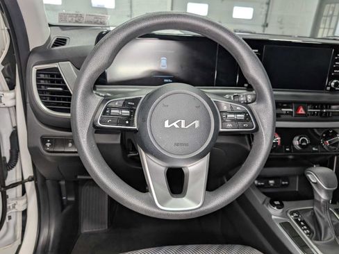 Used 2024 Kia Seltos LX AWD/4WD image 34