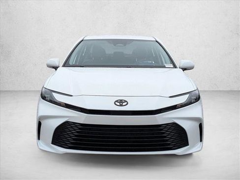 Used 2025 Toyota Camry LE image 2