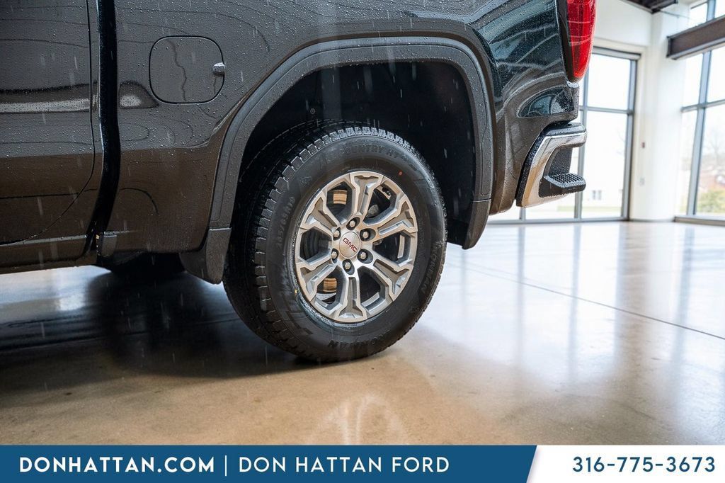 Used 2025 GMC Sierra 1500 SLT AWD/4WD image 33