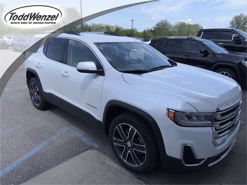 Used 2023 GMC Acadia SLT w/ Technology Package AWD/4WD image 1