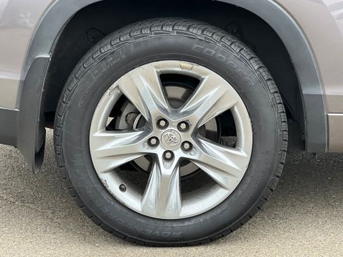 Used 2014 Toyota Highlander Limited AWD/4WD image 19