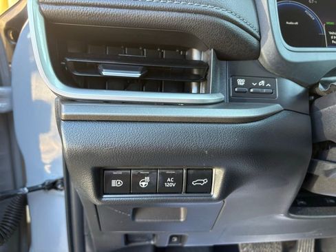 Used 2025 Toyota Grand Highlander AWD Hybrid image 23