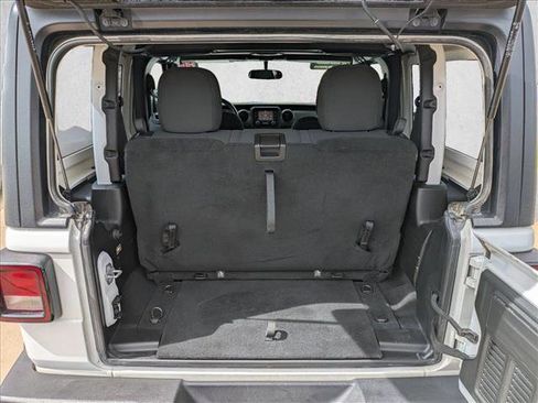 Used 2019 Jeep Wrangler Sport image 6