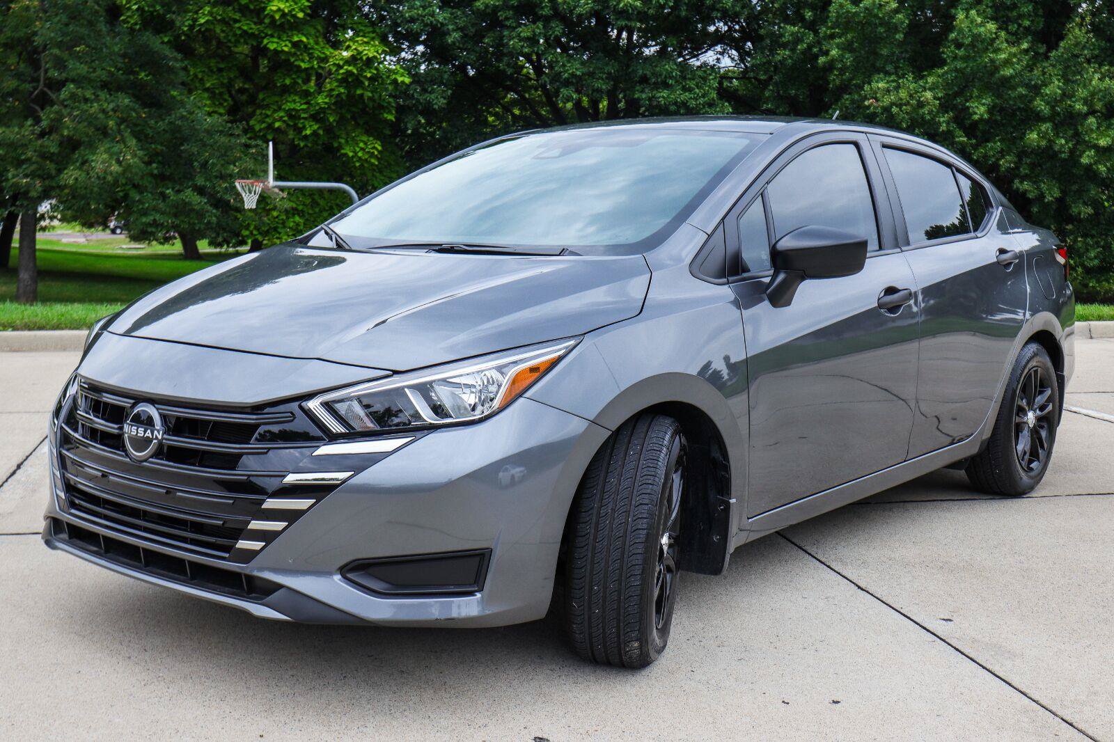 Used 2023 Nissan Versa S w/ Trunk Package FWD image 3