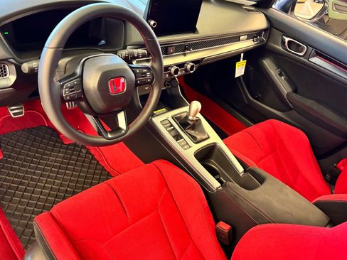 Used 2025 Honda Civic Type R image 15
